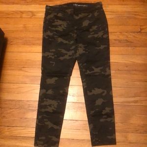 Women’s camouflage jegging